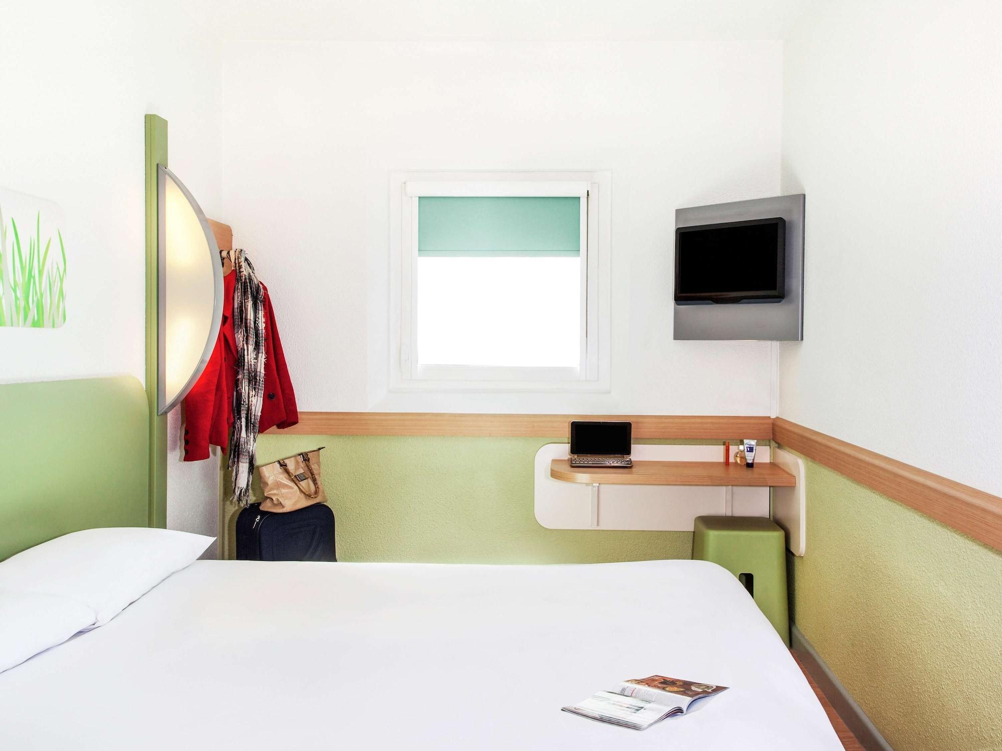 Ibis Budget London Hounslow Bagian luar foto