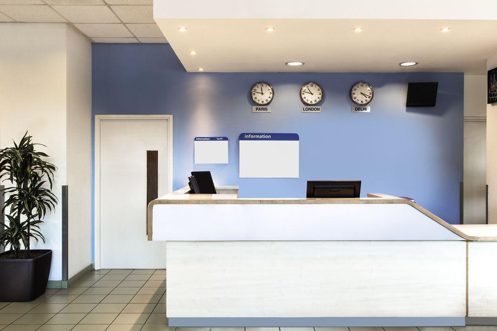 Ibis Budget London Hounslow Bagian luar foto