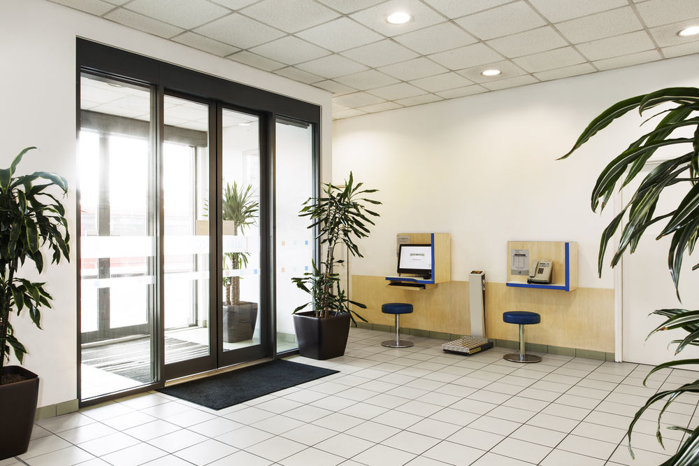 Ibis Budget London Hounslow Bagian luar foto