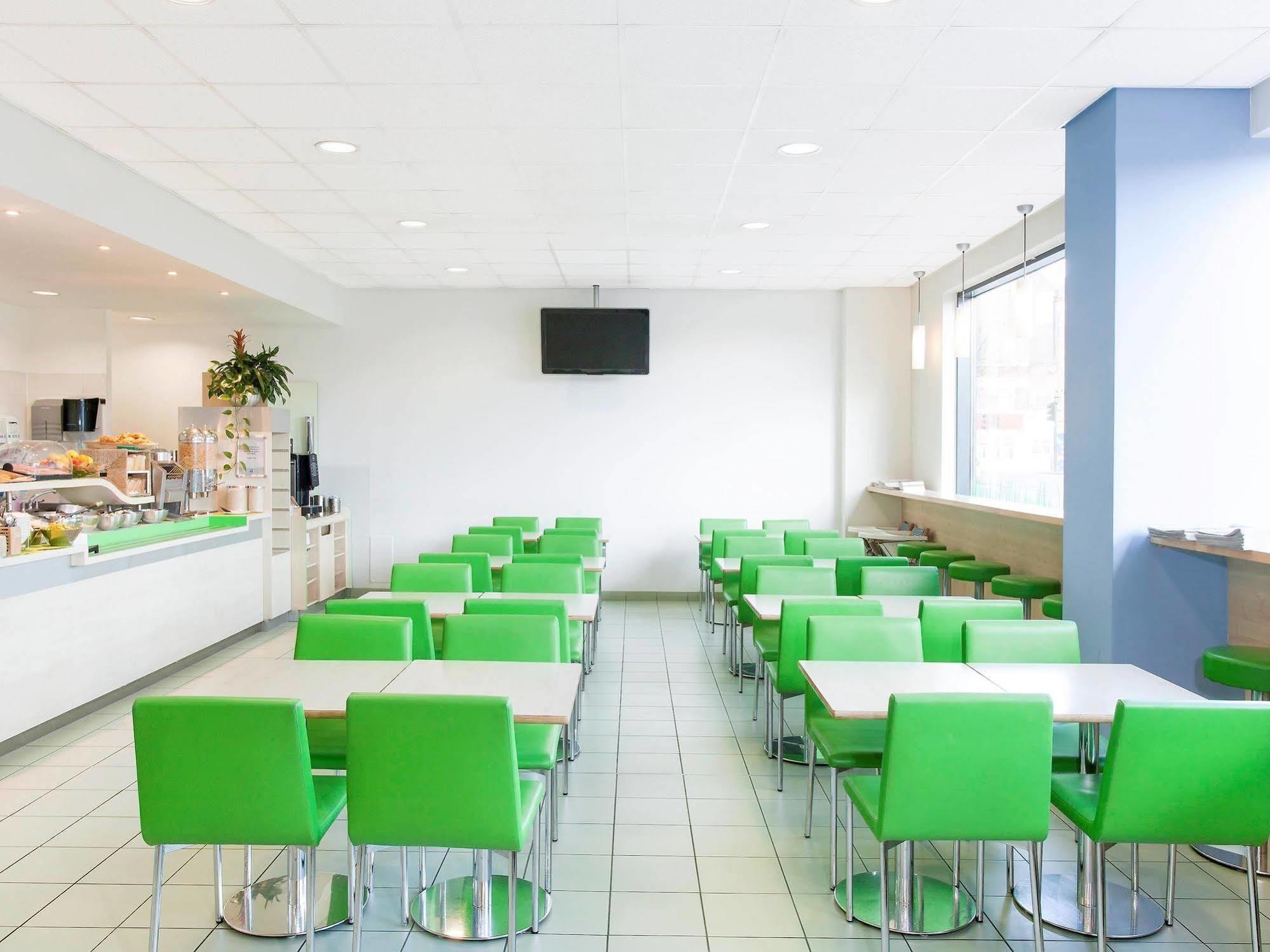 Ibis Budget London Hounslow Bagian luar foto