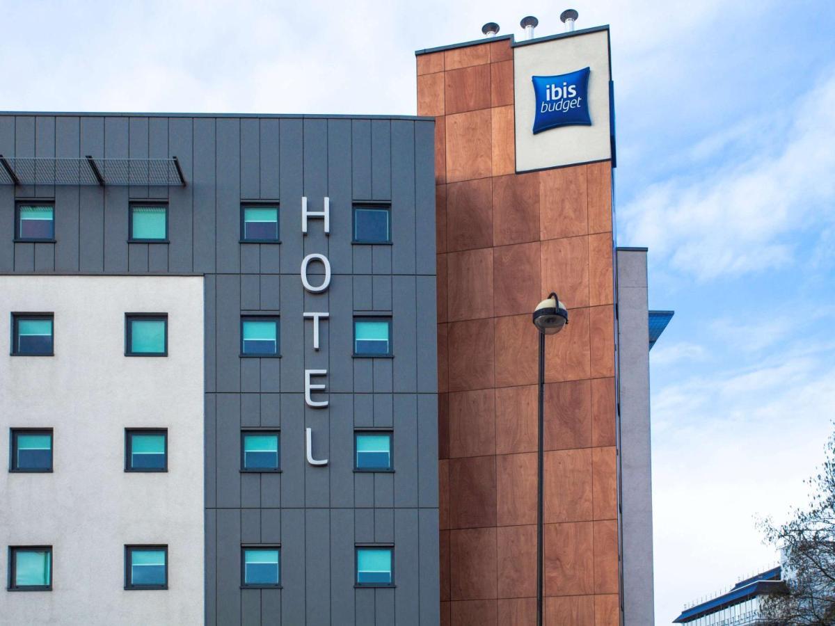 Ibis Budget London Hounslow Bagian luar foto